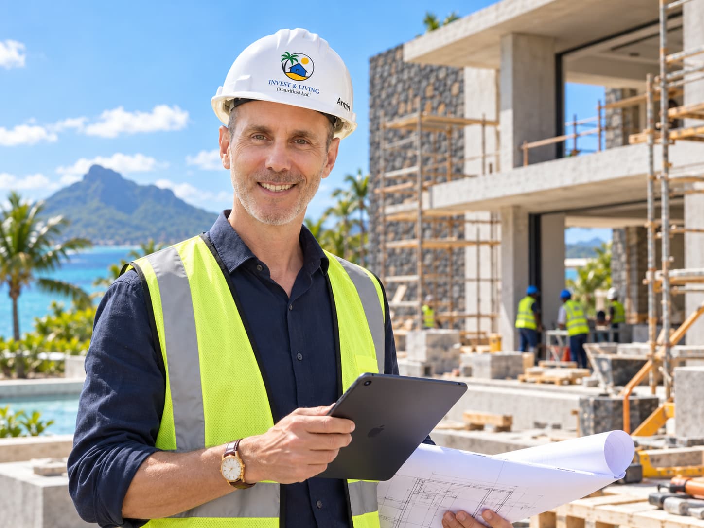 Armin Schreiber bei der Baukontrolle einer Neubauimmobilie auf Mauritius während der laufenden Bauphase.